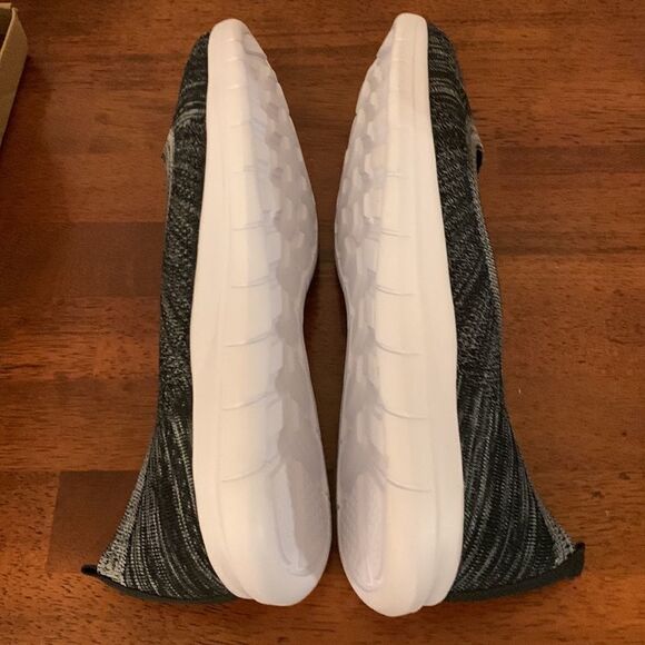 Size 10 NWT black women’s casual shoes with memory foam insoles - Picture 3 of 6